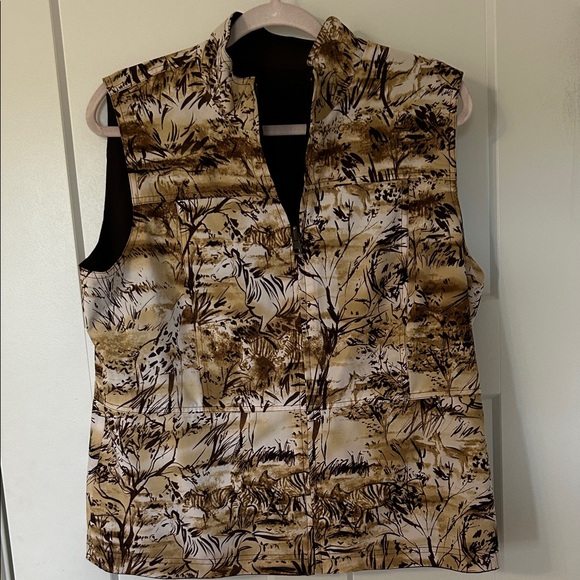 Women's Brown Reversible Utility Vest - Picture 9 of 12